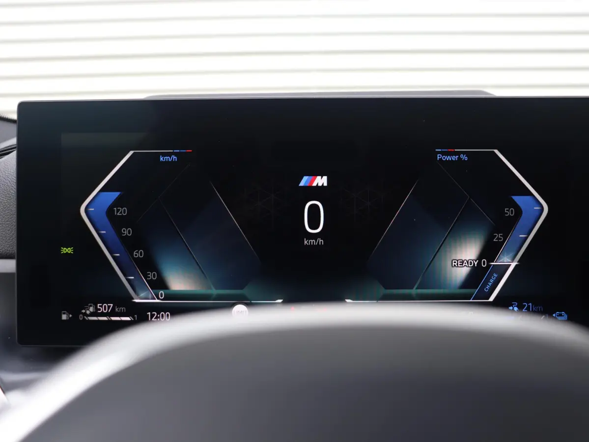 330e | M Sportpakket Pro | Panodak | Head-Up | Trekhaak | Driving Assistant Prof. | Parking Assitant Plus | Harman Kardon | Comfort Access | Elektr. Stoelen | SOH 100% | 19'' LMV