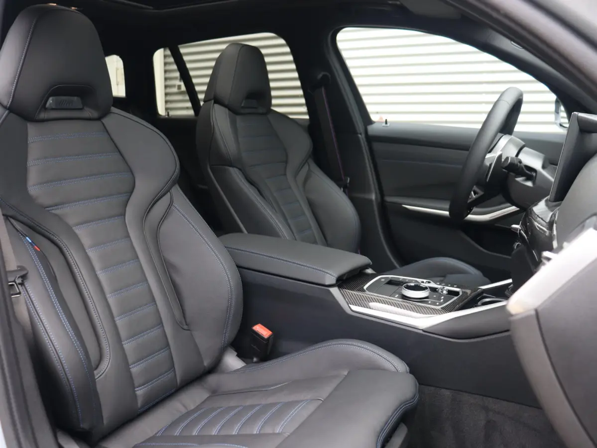 330e | M Sportpakket Pro | Panodak | Head-Up | Trekhaak | Driving Assistant Prof. | Parking Assitant Plus | Harman Kardon | Comfort Access | Elektr. Stoelen | SOH 100% | 19'' LMV