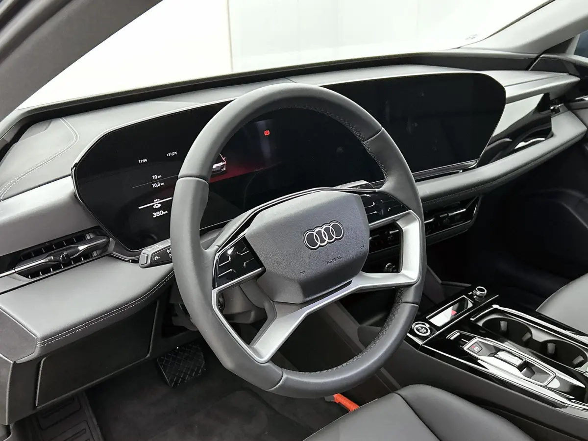 Advanced edition 83 kWh 286 PK | Navigatie | 360 Camera | Audi drive select | Adaptive cruise control | Warmtepomp | Elektrische achterklep | Comfortsleutel | Audi virtual cockpit plus |  Pa