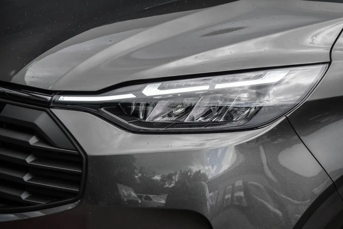L2H1 Dubbel Cabine 2.5PHEV 233Pk Aut. | Limited | Plug In Hybrid | 360° Camera | 2x Schuifdeur | Spoilerpack | 19'' | Magnetic Grey