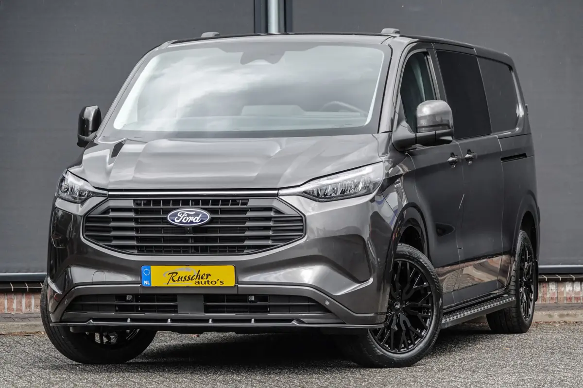 L2H1 Dubbel Cabine 2.5PHEV 233Pk Aut. | Limited | Plug In Hybrid | 360° Camera | 2x Schuifdeur | Spoilerpack | 19'' | Magnetic Grey