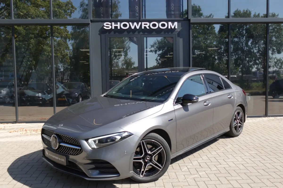 250 e Business Solution AMG PANO HUD CAM