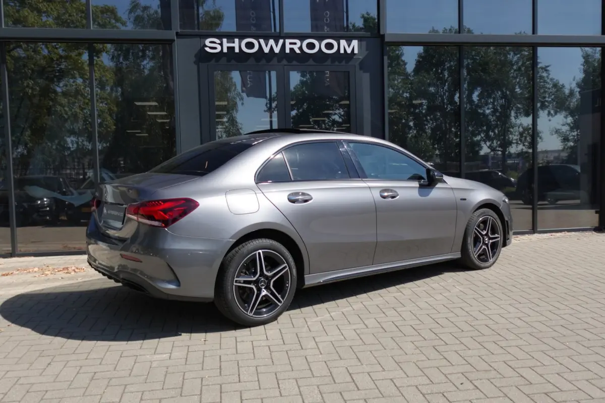 250 e Business Solution AMG PANO HUD CAM