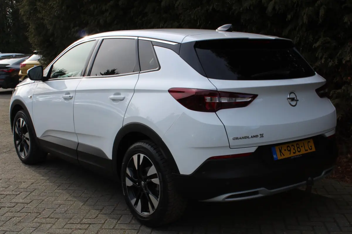 1.2 Turbo Elegance 130PK Automaat | Parkeercamera | Apple/Android Carplay | Trekhaak | Climate Control