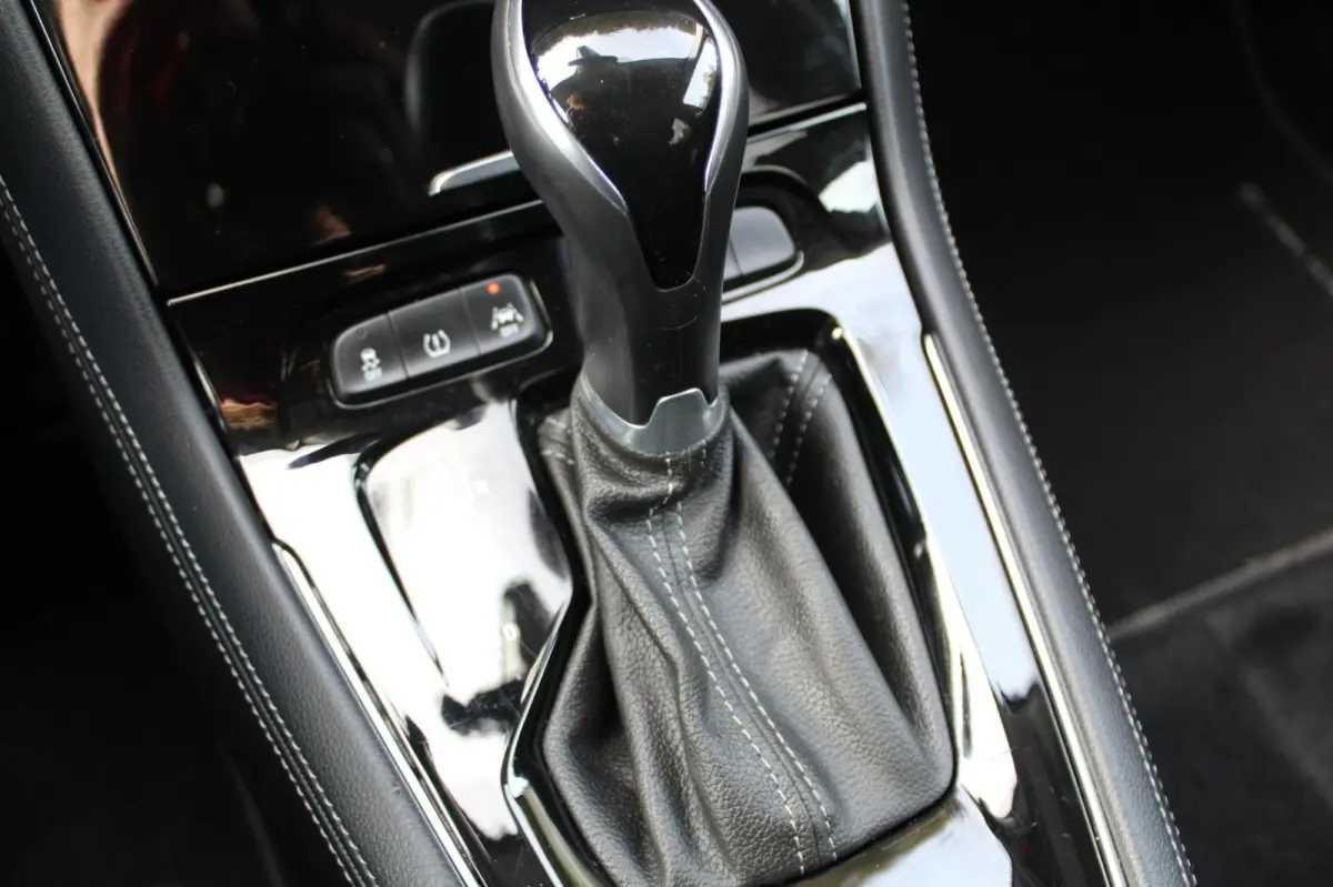 1.2 Turbo Elegance 130PK Automaat | Parkeercamera | Apple/Android Carplay | Trekhaak | Climate Control