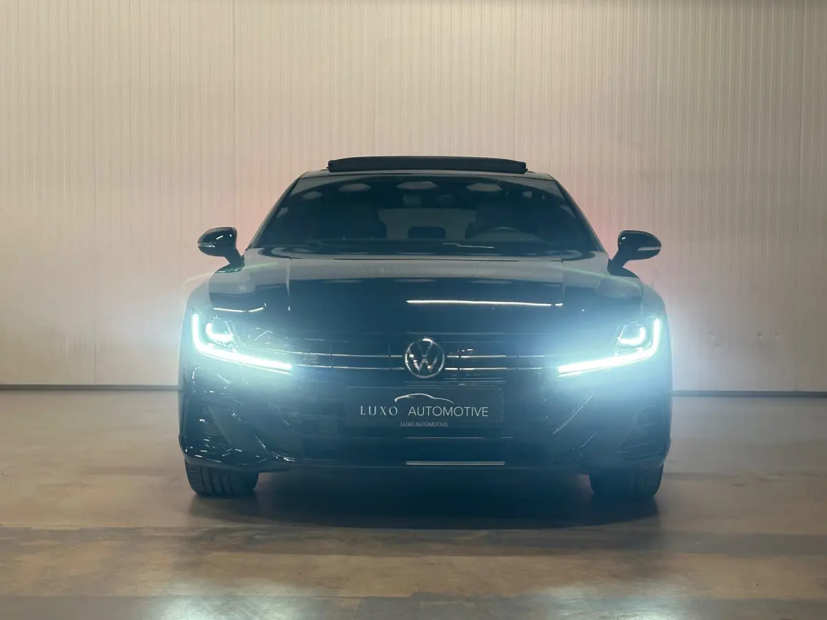 1.4 TSI eHybrid R-Line | PANO | TREKHAAK | HUD | 360 CAMERA | STOELMASSAGE