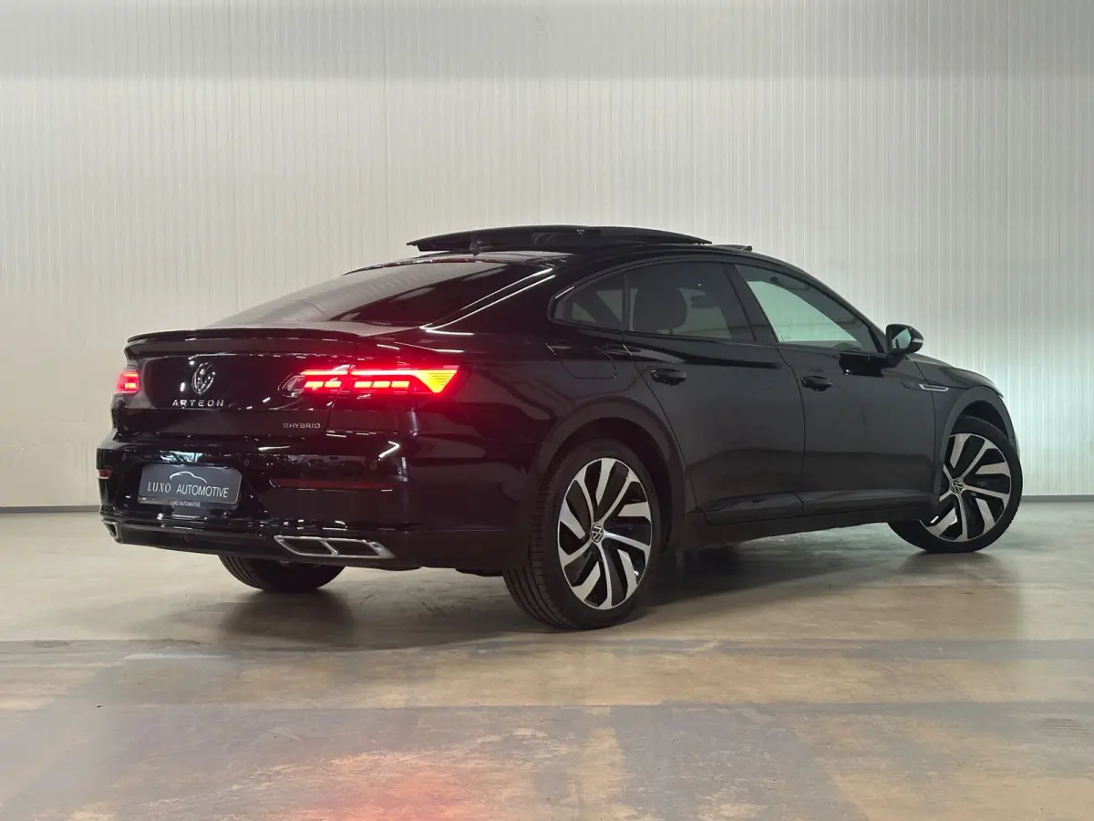 1.4 TSI eHybrid R-Line | PANO | TREKHAAK | HUD | 360 CAMERA | STOELMASSAGE