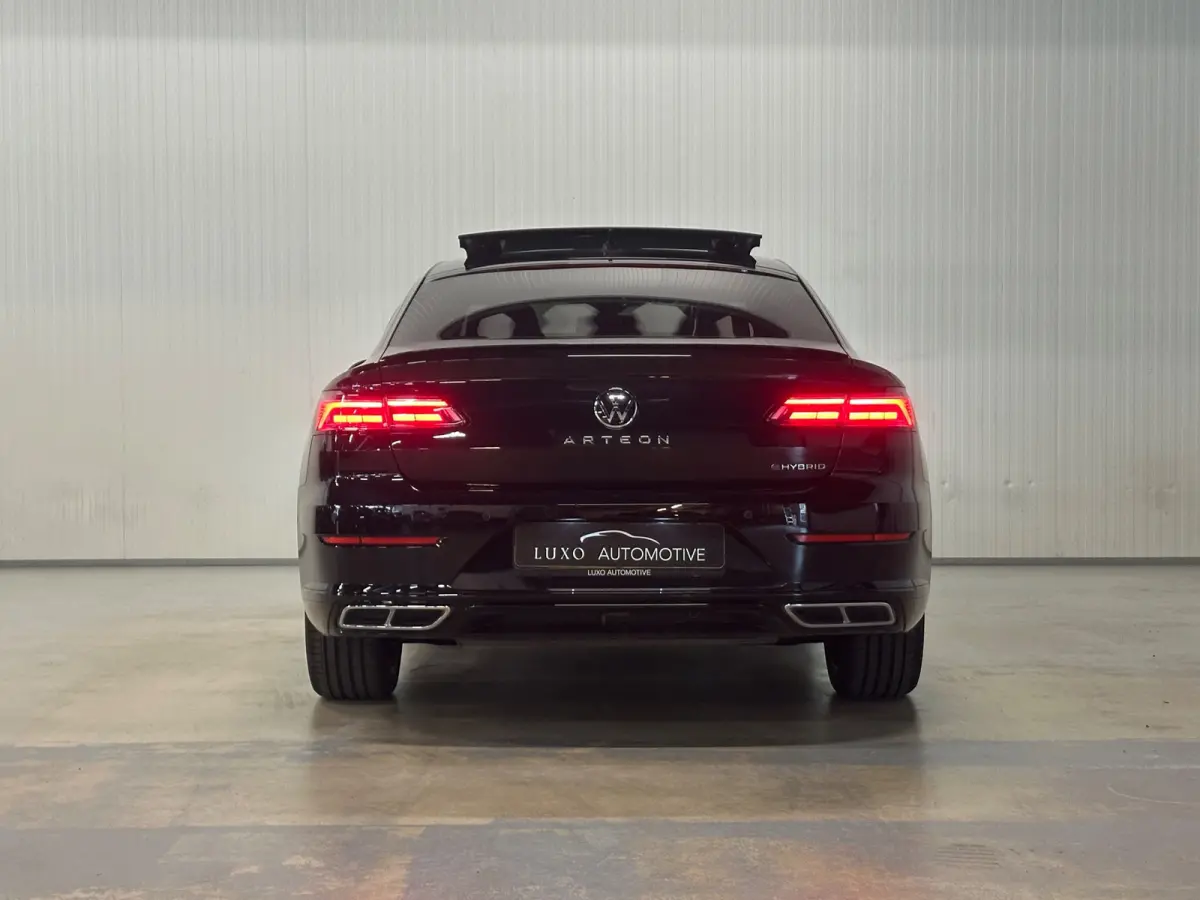 1.4 TSI eHybrid R-Line | PANO | TREKHAAK | HUD | 360 CAMERA | STOELMASSAGE