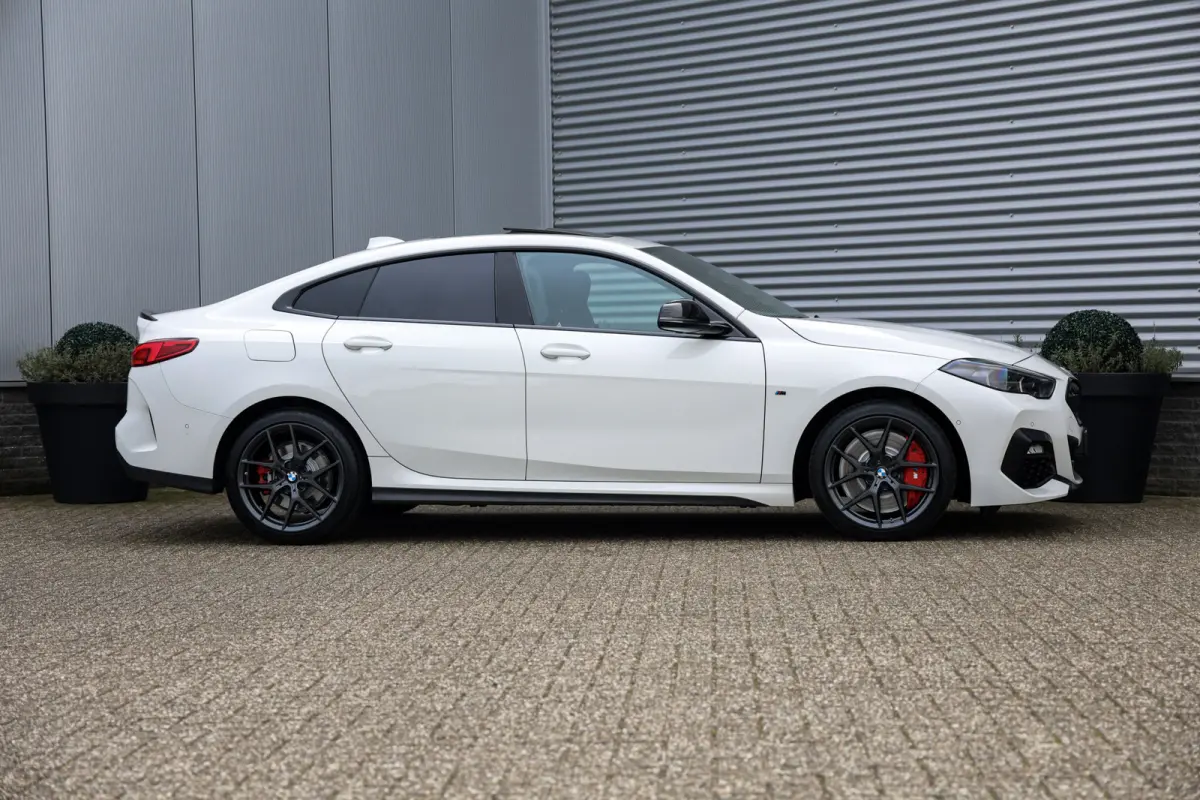 218i M-Sport Pro NAP|Pano|ACC|Cam|Keyless