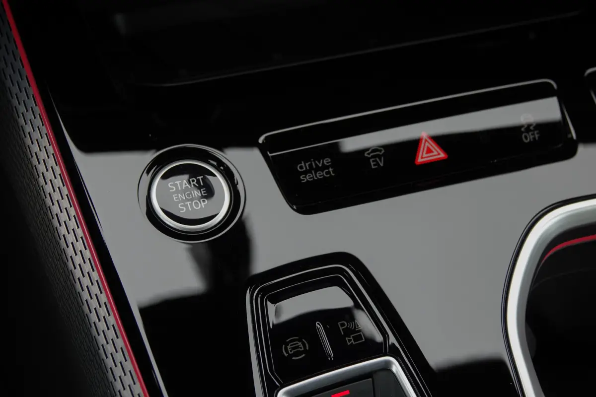 Edition One | e-hybrid 299Pk | Quattro | Plug-in Hybrid | MMI Bijrijdersdisplay | 360° Camera | AWD-Besturing | Madeira Brown | 21''