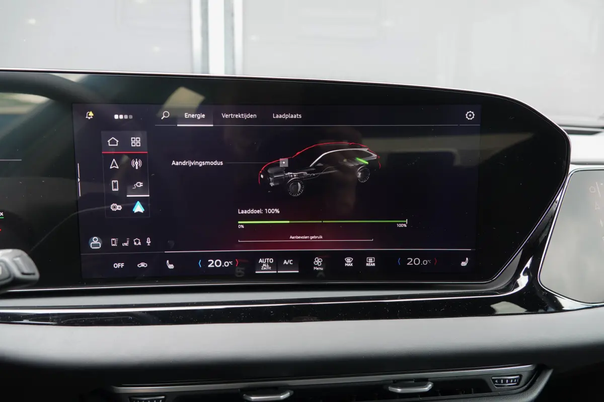 Edition One | e-hybrid 299Pk | Quattro | Plug-in Hybrid | MMI Bijrijdersdisplay | 360° Camera | AWD-Besturing | Madeira Brown | 21''