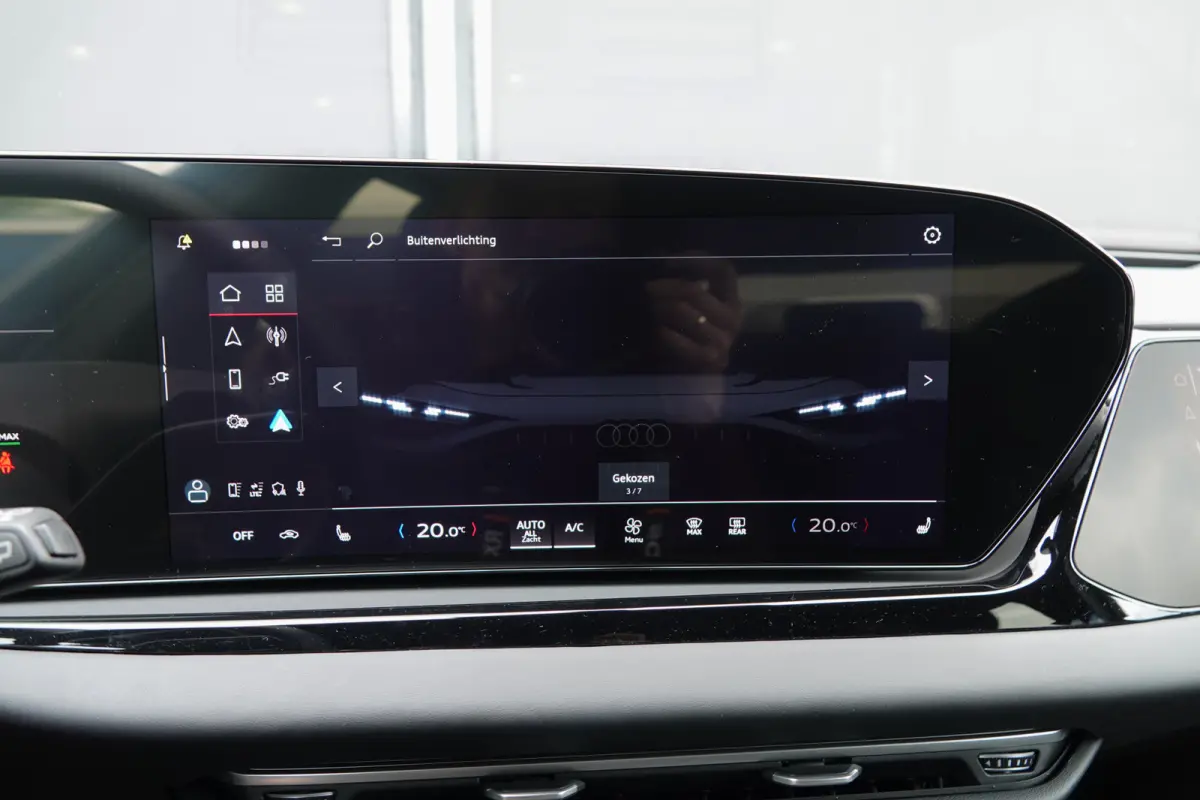 Edition One | e-hybrid 299Pk | Quattro | Plug-in Hybrid | MMI Bijrijdersdisplay | 360° Camera | AWD-Besturing | Madeira Brown | 21''