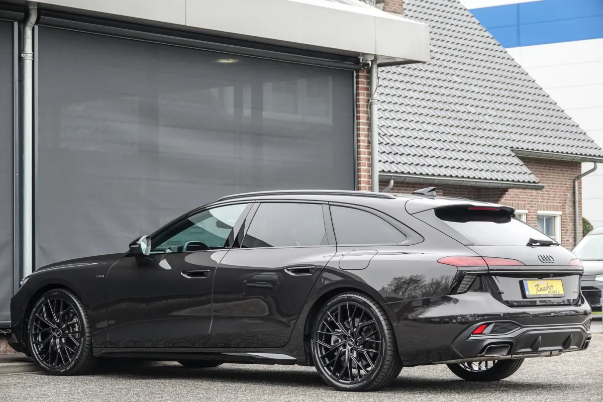 Edition One | e-hybrid 299Pk | Quattro | Plug-in Hybrid | MMI Bijrijdersdisplay | 360° Camera | AWD-Besturing | Madeira Brown | 21''