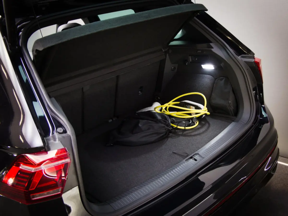 1.4 TSI eHybrid R-Line Business+ (IQ-LIGHT, SFEERVERLICHTING, PANORAMADAK, ADAPTIVE CRUISE, APPLE CARPLAY, PDC)