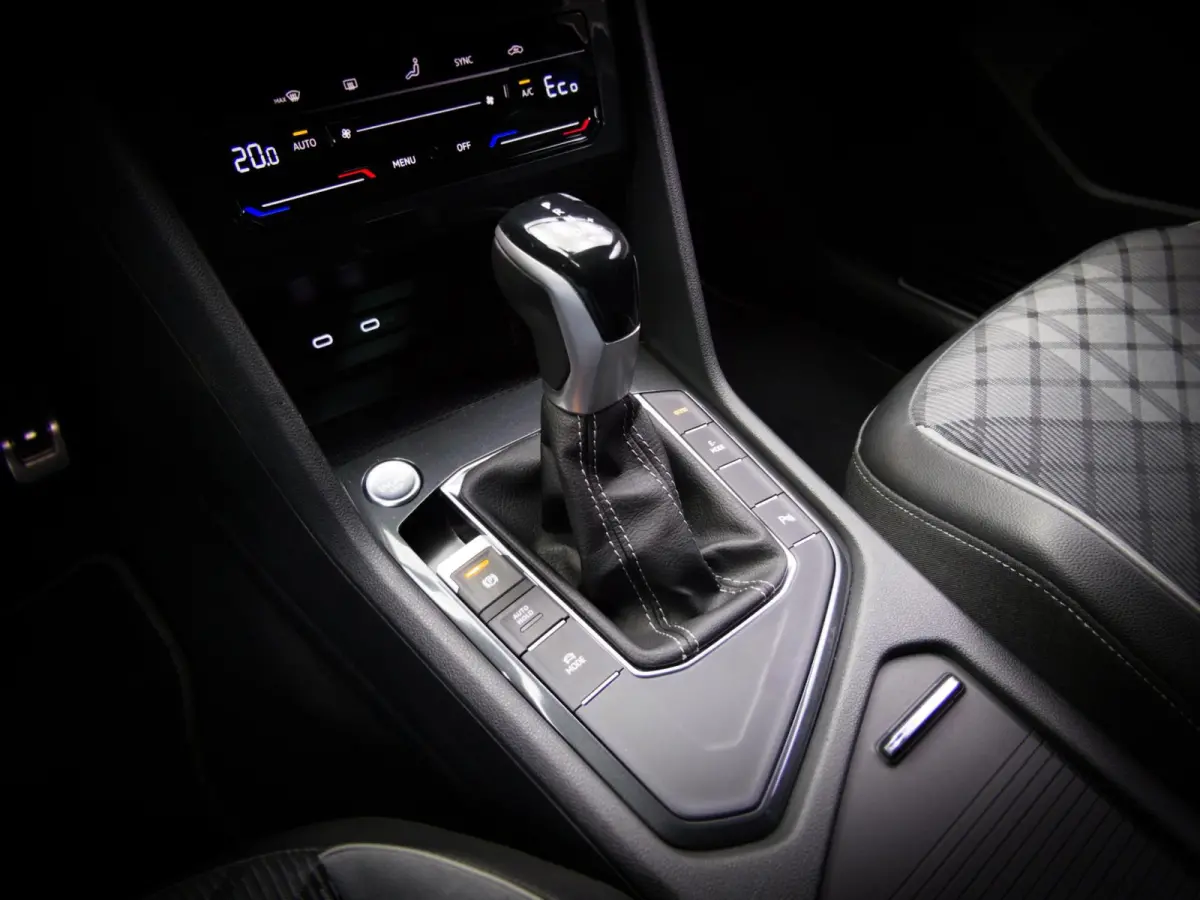 1.4 TSI eHybrid R-Line Business+ (IQ-LIGHT, SFEERVERLICHTING, PANORAMADAK, ADAPTIVE CRUISE, APPLE CARPLAY, PDC)