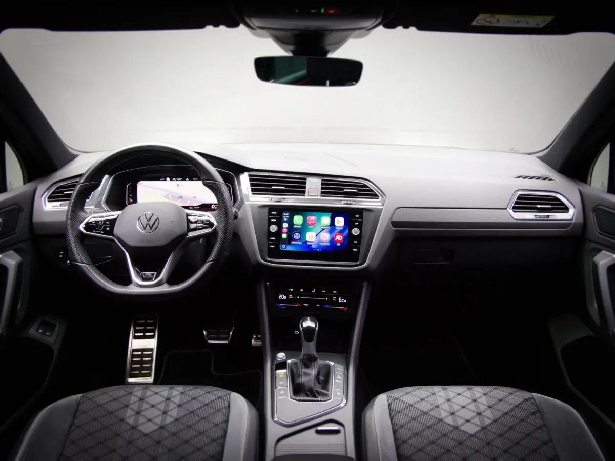 1.4 TSI eHybrid R-Line Business+ (IQ-LIGHT, SFEERVERLICHTING, PANORAMADAK, ADAPTIVE CRUISE, APPLE CARPLAY, PDC)