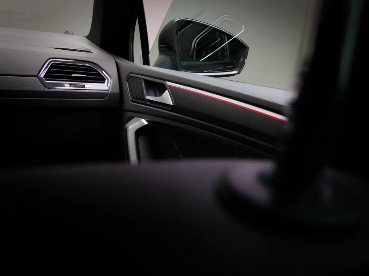 1.4 TSI eHybrid R-Line Business+ (IQ-LIGHT, SFEERVERLICHTING, PANORAMADAK, ADAPTIVE CRUISE, APPLE CARPLAY, PDC)