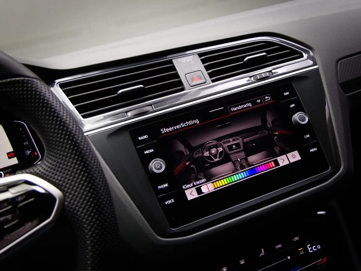 1.4 TSI eHybrid R-Line Business+ (IQ-LIGHT, SFEERVERLICHTING, PANORAMADAK, ADAPTIVE CRUISE, APPLE CARPLAY, PDC)
