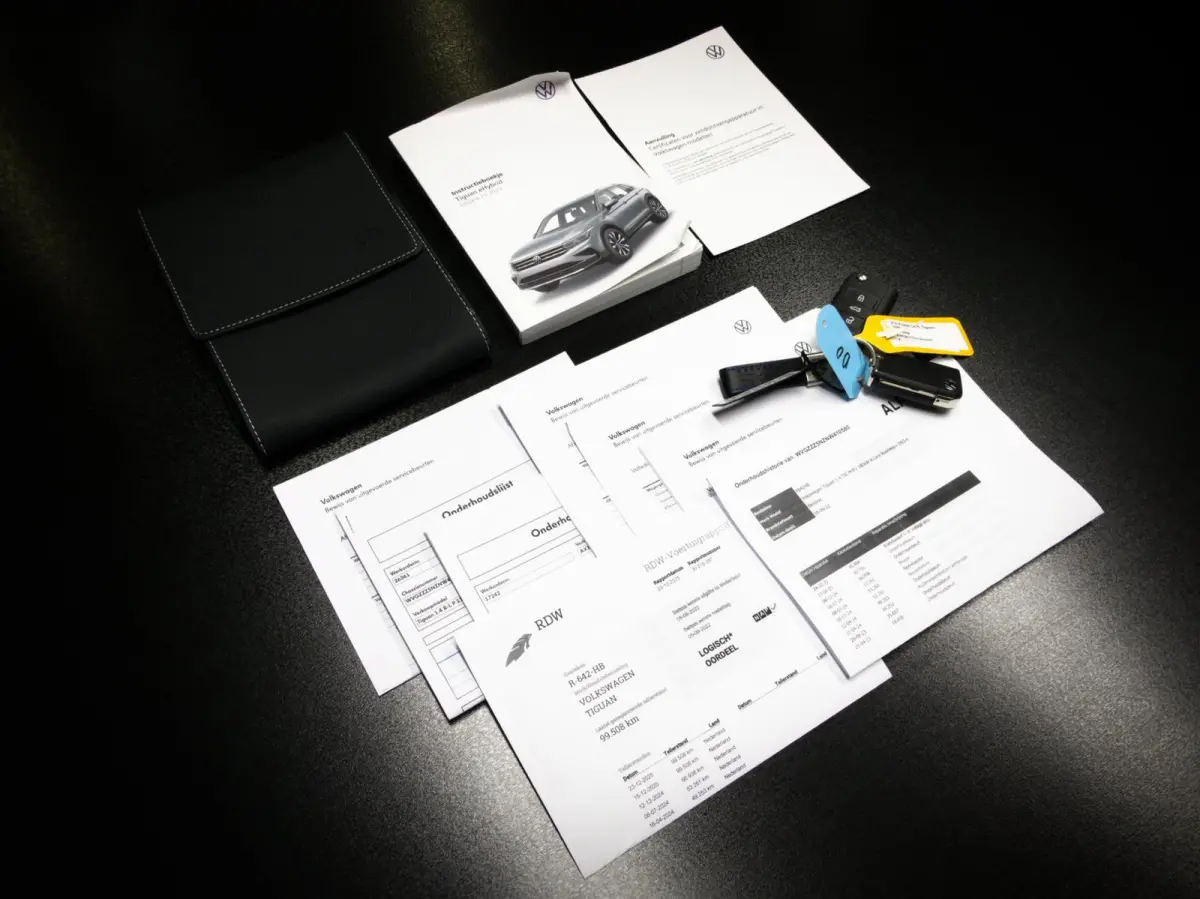 1.4 TSI eHybrid R-Line Business+ (IQ-LIGHT, SFEERVERLICHTING, PANORAMADAK, ADAPTIVE CRUISE, APPLE CARPLAY, PDC)