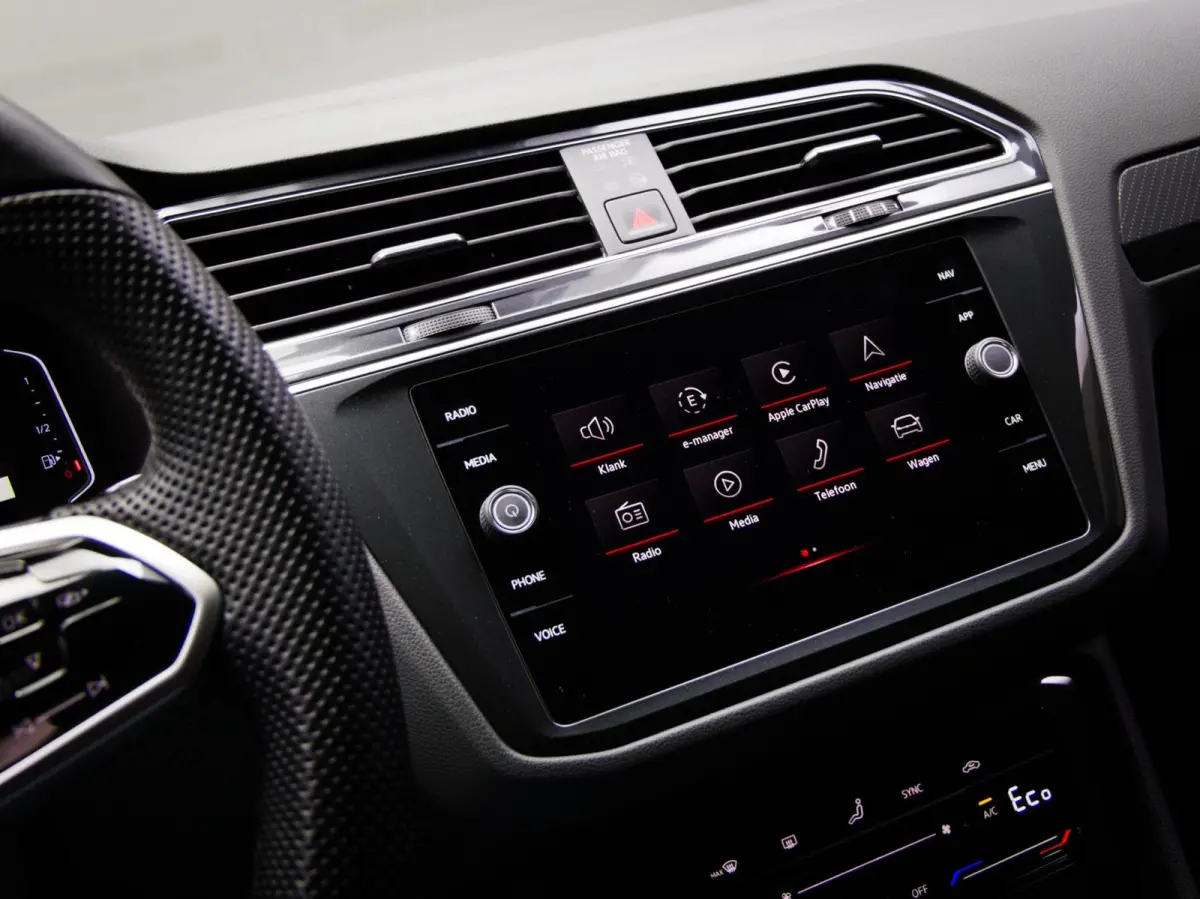 1.4 TSI eHybrid R-Line Business+ (IQ-LIGHT, SFEERVERLICHTING, PANORAMADAK, ADAPTIVE CRUISE, APPLE CARPLAY, PDC)
