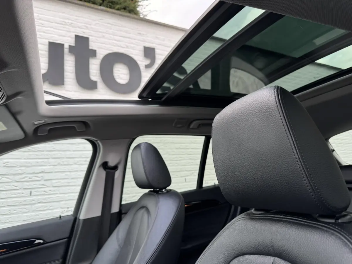 SDrive 1.8i High Executive Head Up display Climate Cruise Pano Leer Navi PDC voor en achter