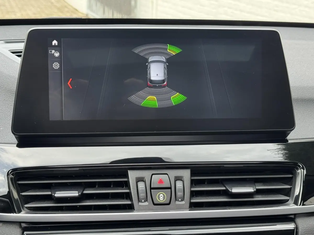 SDrive 1.8i High Executive Head Up display Climate Cruise Pano Leer Navi PDC voor en achter