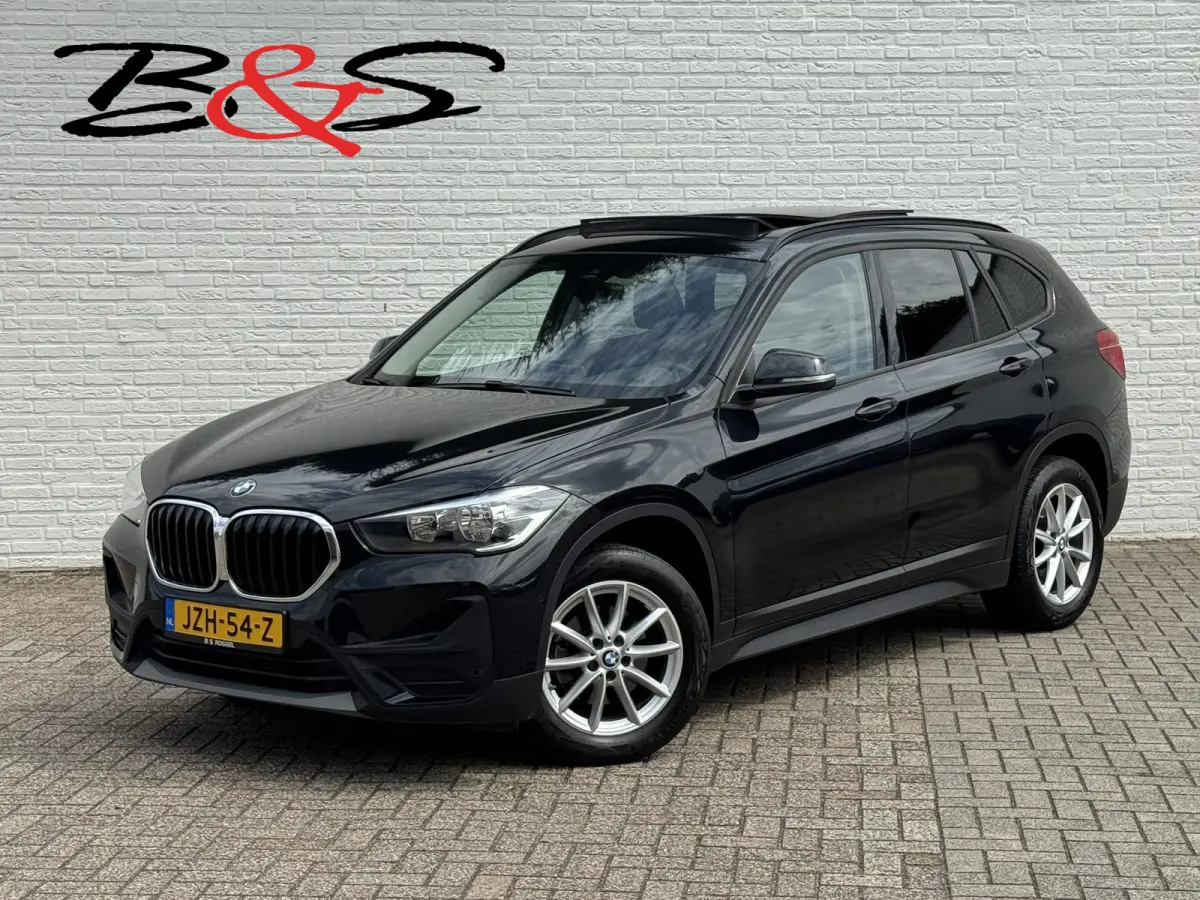 SDrive 1.8i High Executive Head Up display Climate Cruise Pano Leer Navi PDC voor en achter