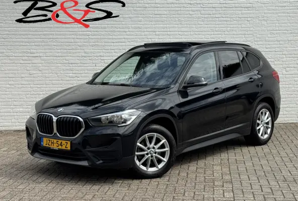 SDrive 1.8i High Executive Head Up display Climate Cruise Pano Leer Navi PDC voor en achter