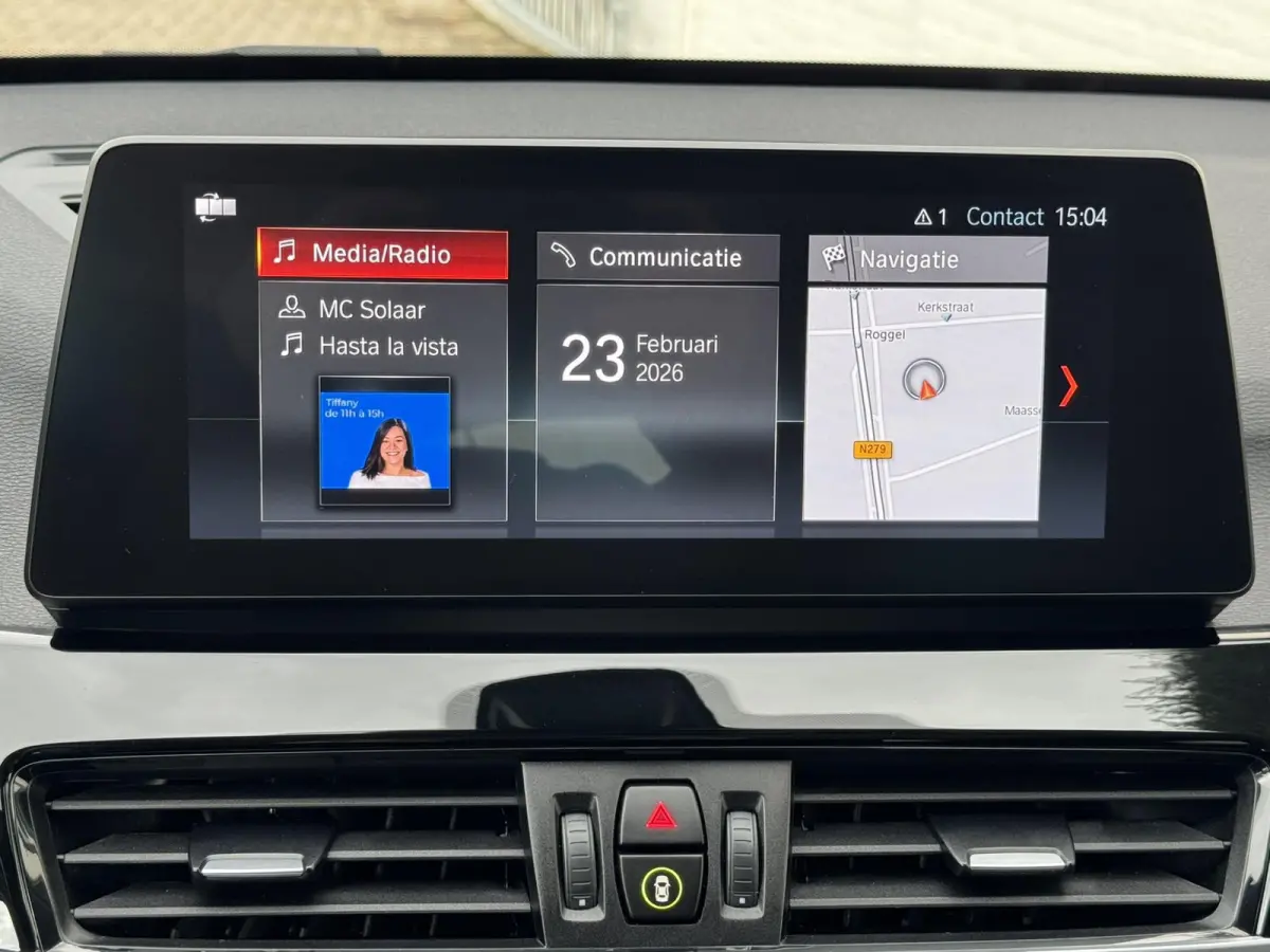 SDrive 1.8i High Executive Head Up display Climate Cruise Pano Leer Navi PDC voor en achter