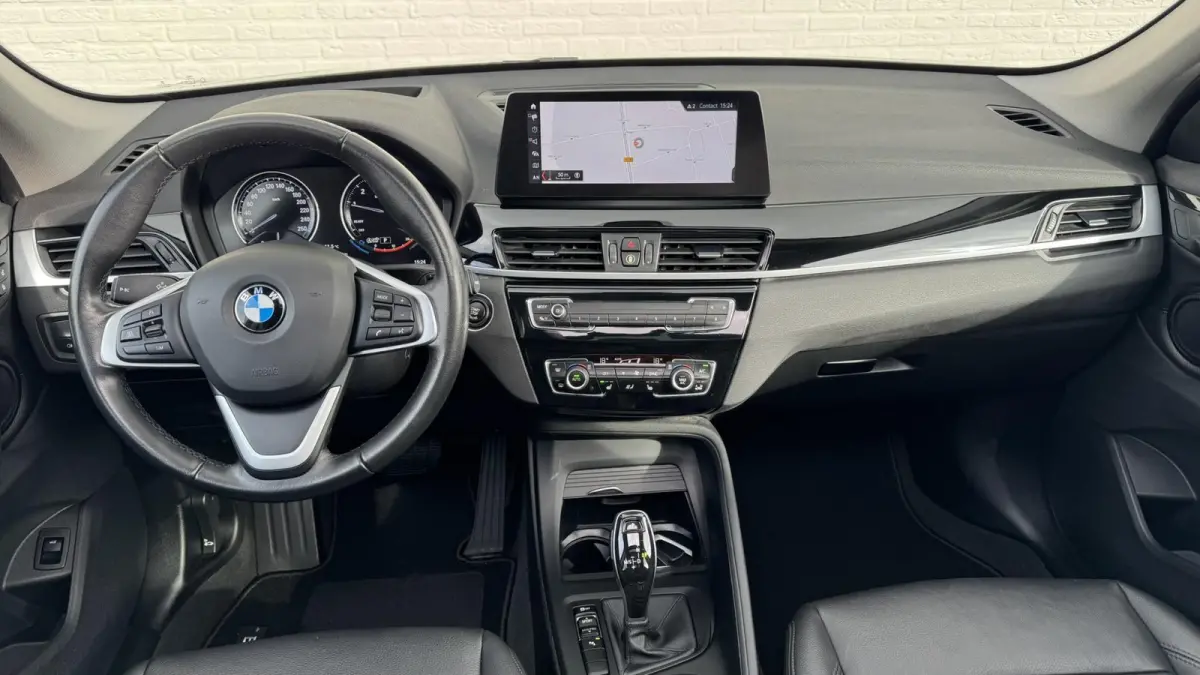SDrive 1.8i High Executive Head Up display Climate Cruise Pano Leer Navi PDC voor en achter
