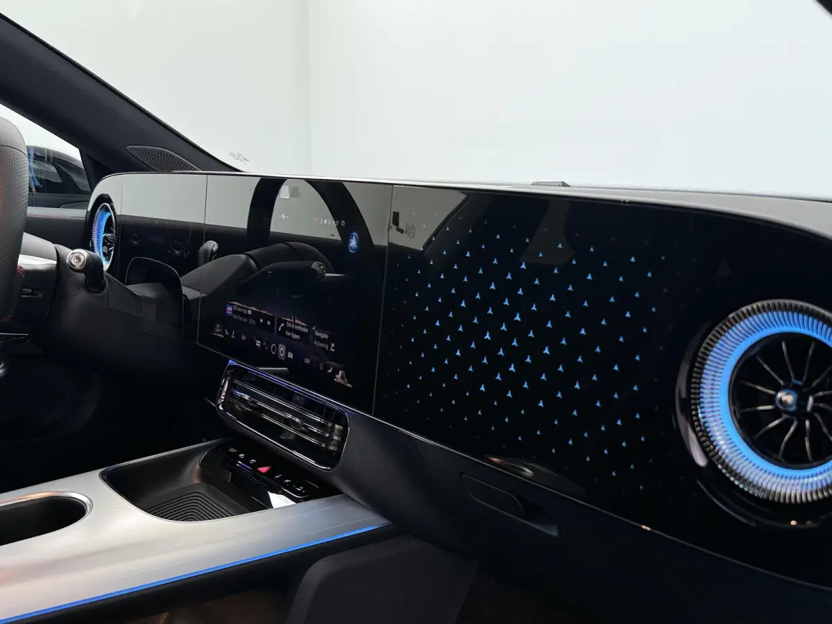 180 Business Solution AMG |  MULTIBEAM LED | Panoramadak | Trekhaak | Nightpakket | Achteruitrijcamera |