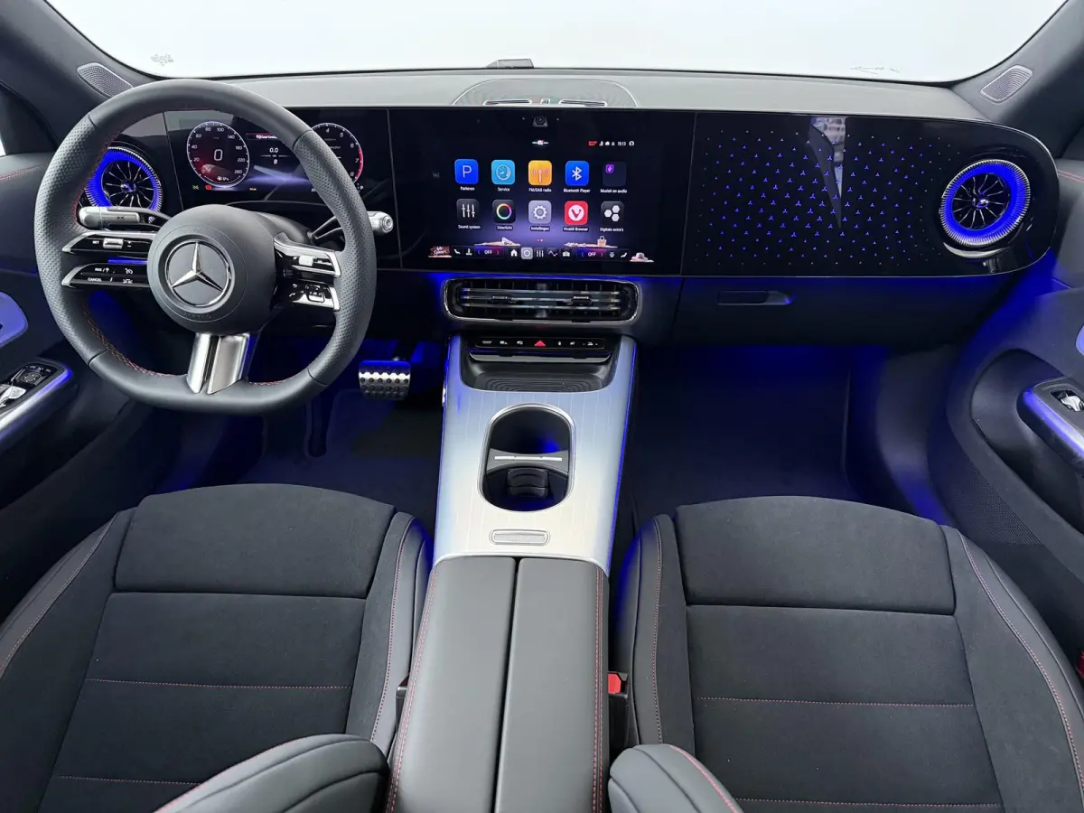 180 Business Solution AMG |  MULTIBEAM LED | Panoramadak | Trekhaak | Nightpakket | Achteruitrijcamera |