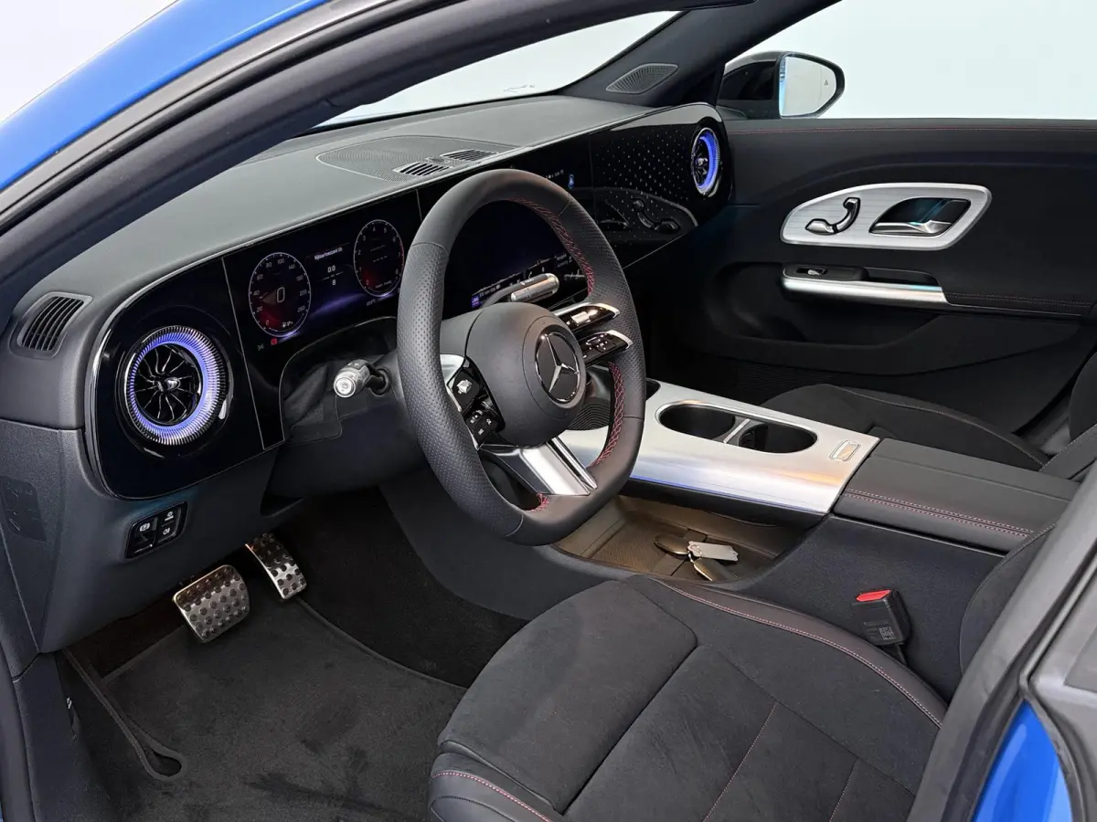 180 Business Solution AMG |  MULTIBEAM LED | Panoramadak | Trekhaak | Nightpakket | Achteruitrijcamera |