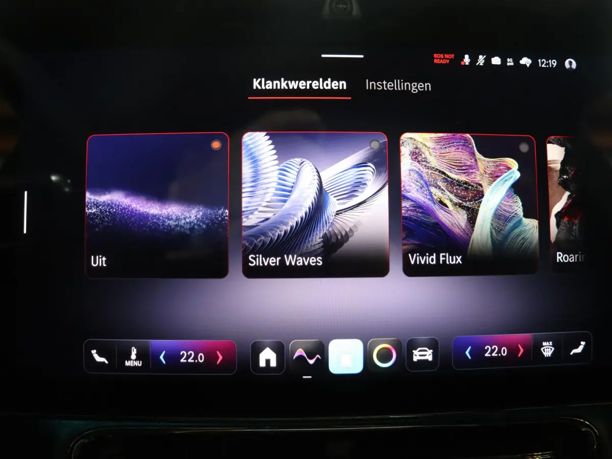 250+ Launch Edition 85.5 kWh | Night | Panoramadak | Stoelverwarming | DISTRONIC | Achteruitrijcamera | Dodehoekassistent |