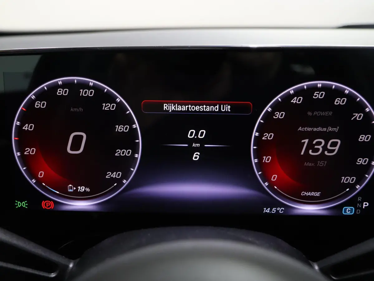 250+ Launch Edition 85.5 kWh | Night | Panoramadak | Stoelverwarming | DISTRONIC | Achteruitrijcamera | Dodehoekassistent |