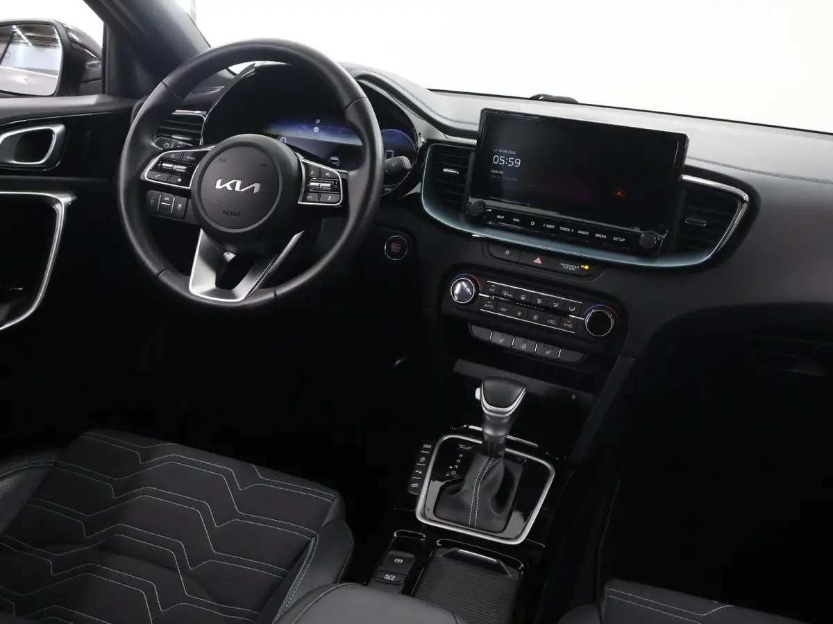 1.0 T-GDi Design Edition | Trekhaak | JBL | Stoelverwarming | Parkeersensoren | LED Koplampen | Dodehoekassistentie  | Adaptieve cruise control | Stuurwiel verwarmd |
