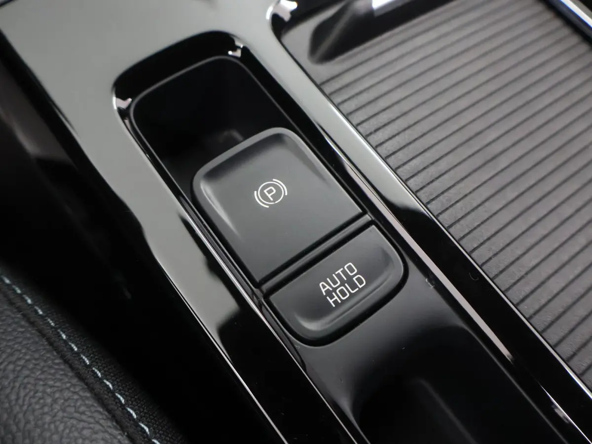 1.0 T-GDi Design Edition | Trekhaak | JBL | Stoelverwarming | Parkeersensoren | LED Koplampen | Dodehoekassistentie  | Adaptieve cruise control | Stuurwiel verwarmd |