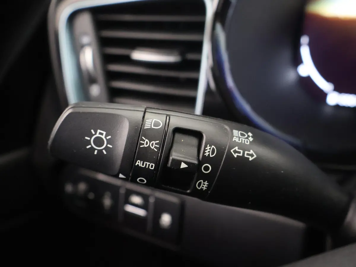 1.0 T-GDi Design Edition | Trekhaak | JBL | Stoelverwarming | Parkeersensoren | LED Koplampen | Dodehoekassistentie  | Adaptieve cruise control | Stuurwiel verwarmd |