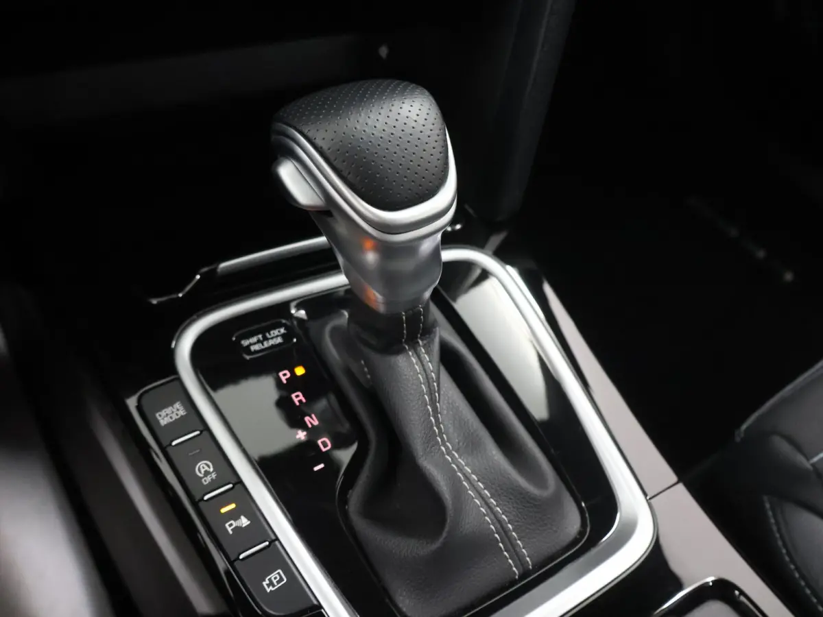 1.0 T-GDi Design Edition | Trekhaak | JBL | Stoelverwarming | Parkeersensoren | LED Koplampen | Dodehoekassistentie  | Adaptieve cruise control | Stuurwiel verwarmd |
