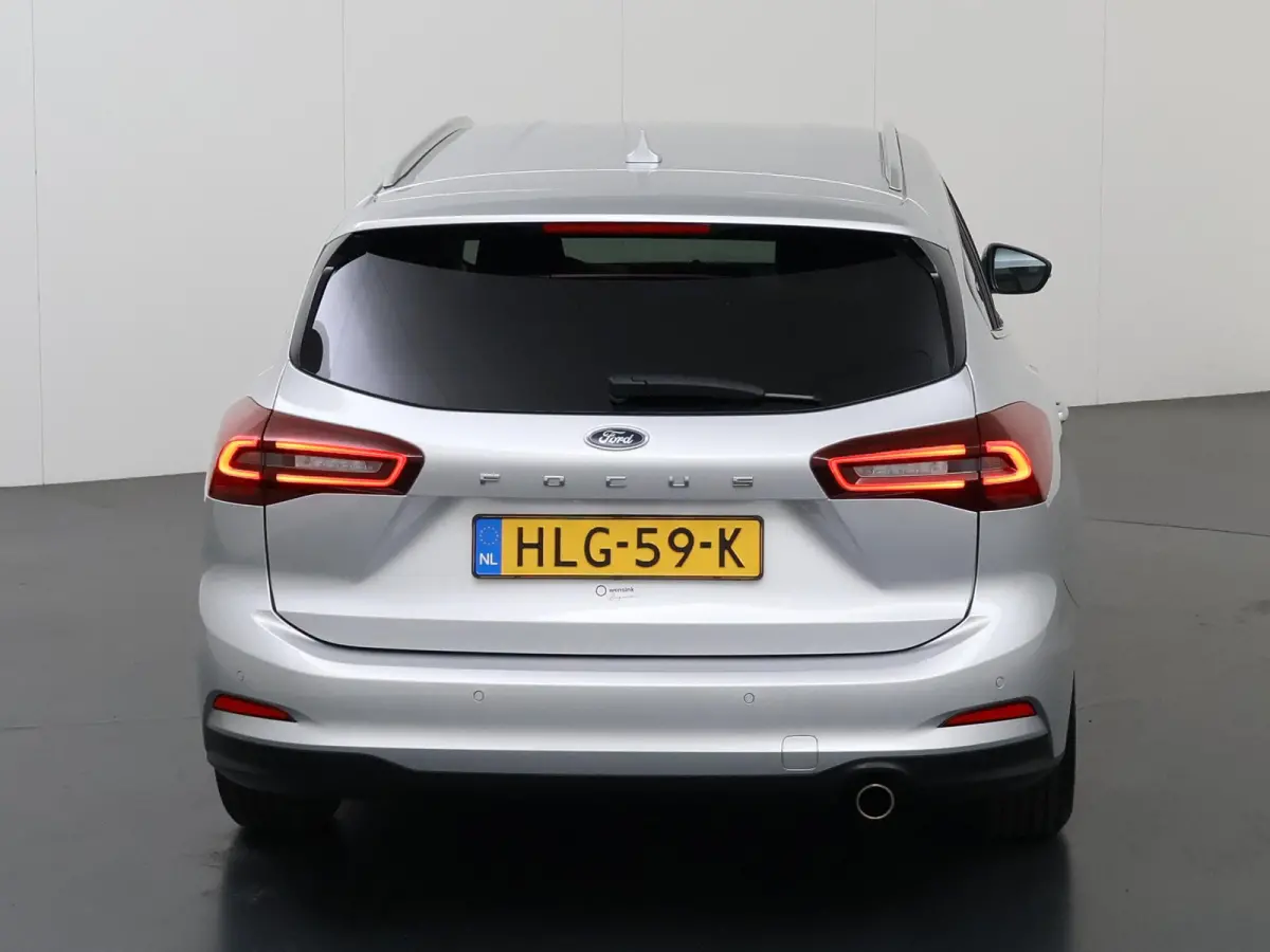 1.0 EcoBoost Hybrid Titanium | Winterpakket | Navigatie | Climate Control | Parkeersensoren | Cruise Control |