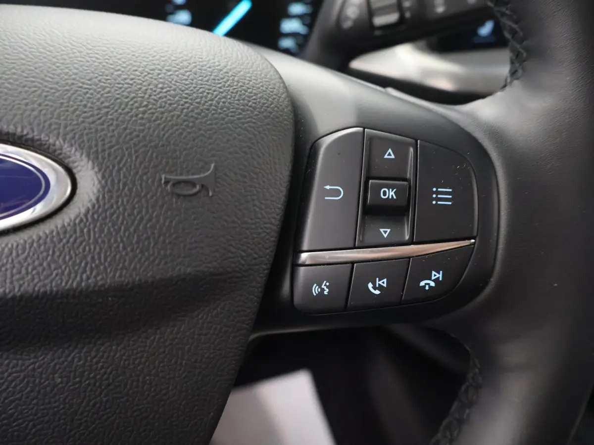 1.0 EcoBoost Hybrid Titanium | Winterpakket | Navigatie | Climate Control | Parkeersensoren | Cruise Control |