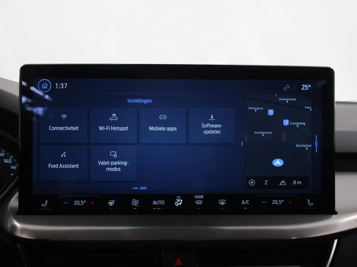 1.0 EcoBoost Hybrid Titanium | Winterpakket | Navigatie | Climate Control | Parkeersensoren | Cruise Control |