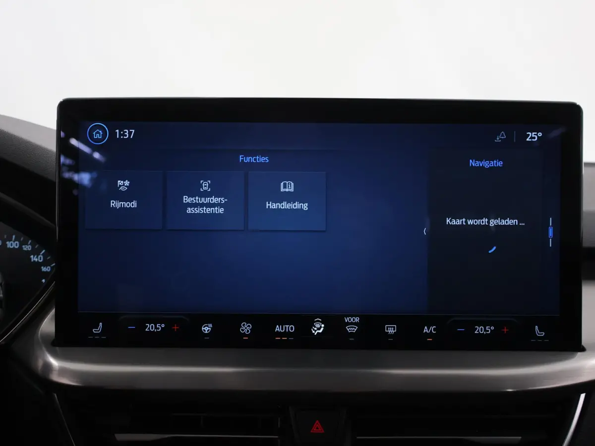 1.0 EcoBoost Hybrid Titanium | Winterpakket | Navigatie | Climate Control | Parkeersensoren | Cruise Control |