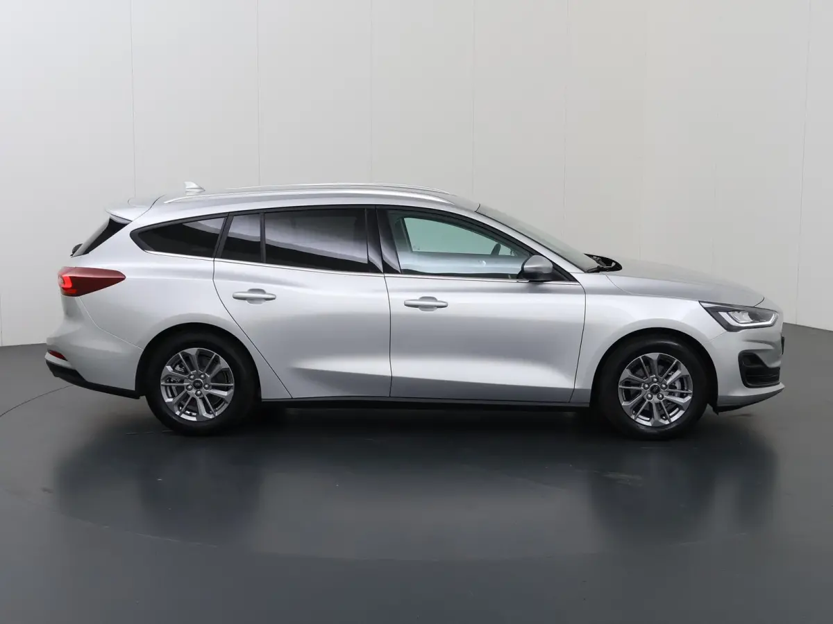 1.0 EcoBoost Hybrid Titanium | Winterpakket | Navigatie | Climate Control | Parkeersensoren | Cruise Control |