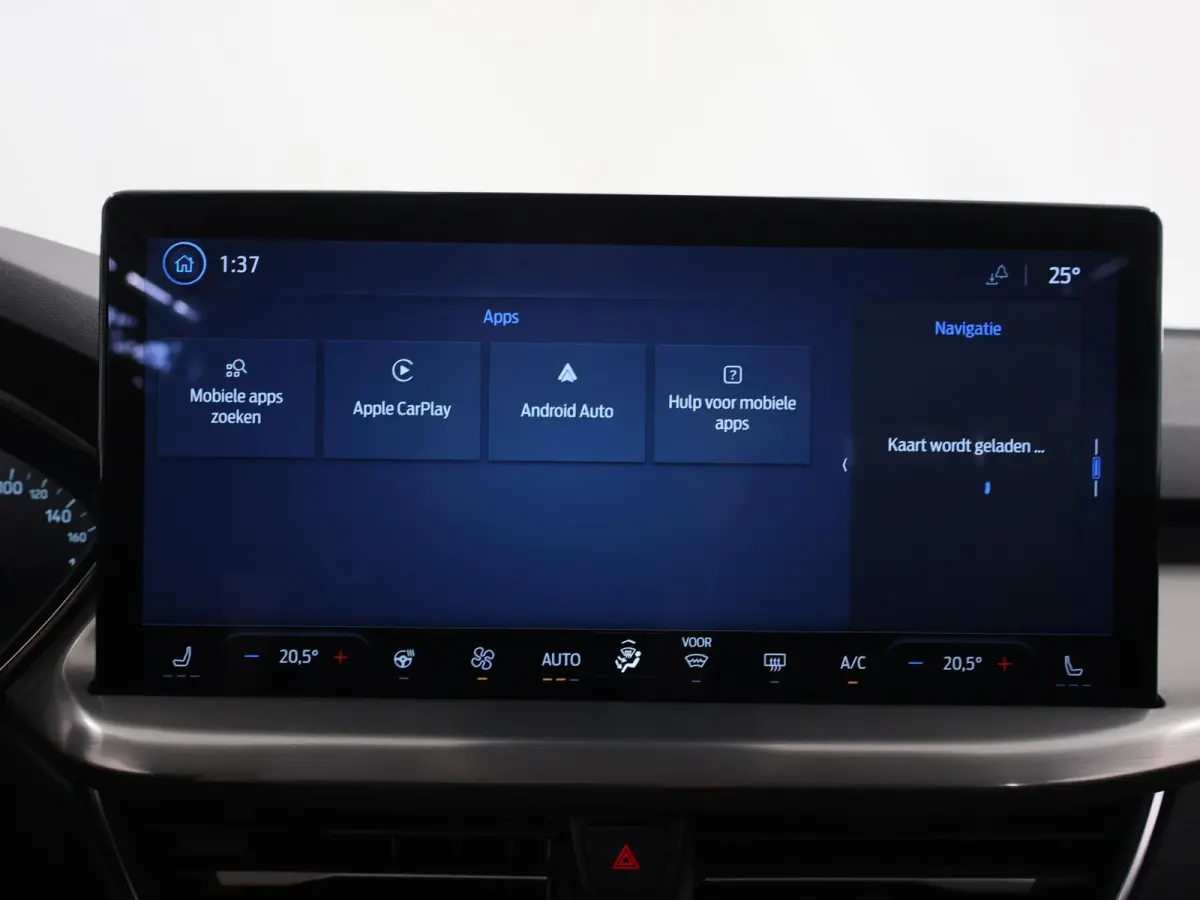 1.0 EcoBoost Hybrid Titanium | Winterpakket | Navigatie | Climate Control | Parkeersensoren | Cruise Control |