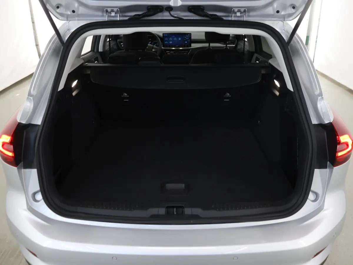 1.0 EcoBoost Hybrid Titanium | Winterpakket | Navigatie | Climate Control | Parkeersensoren | Cruise Control |