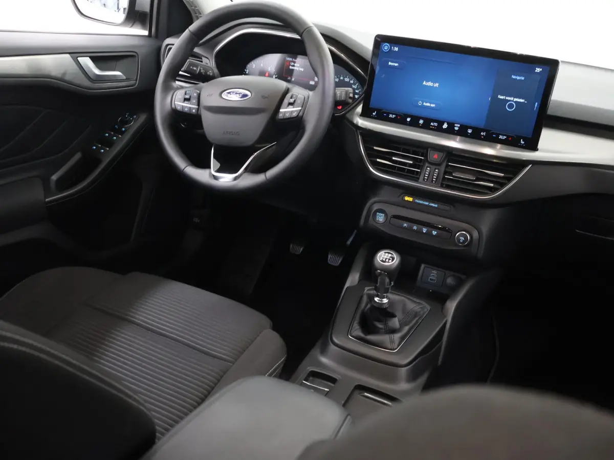 1.0 EcoBoost Hybrid Titanium | Winterpakket | Navigatie | Climate Control | Parkeersensoren | Cruise Control |