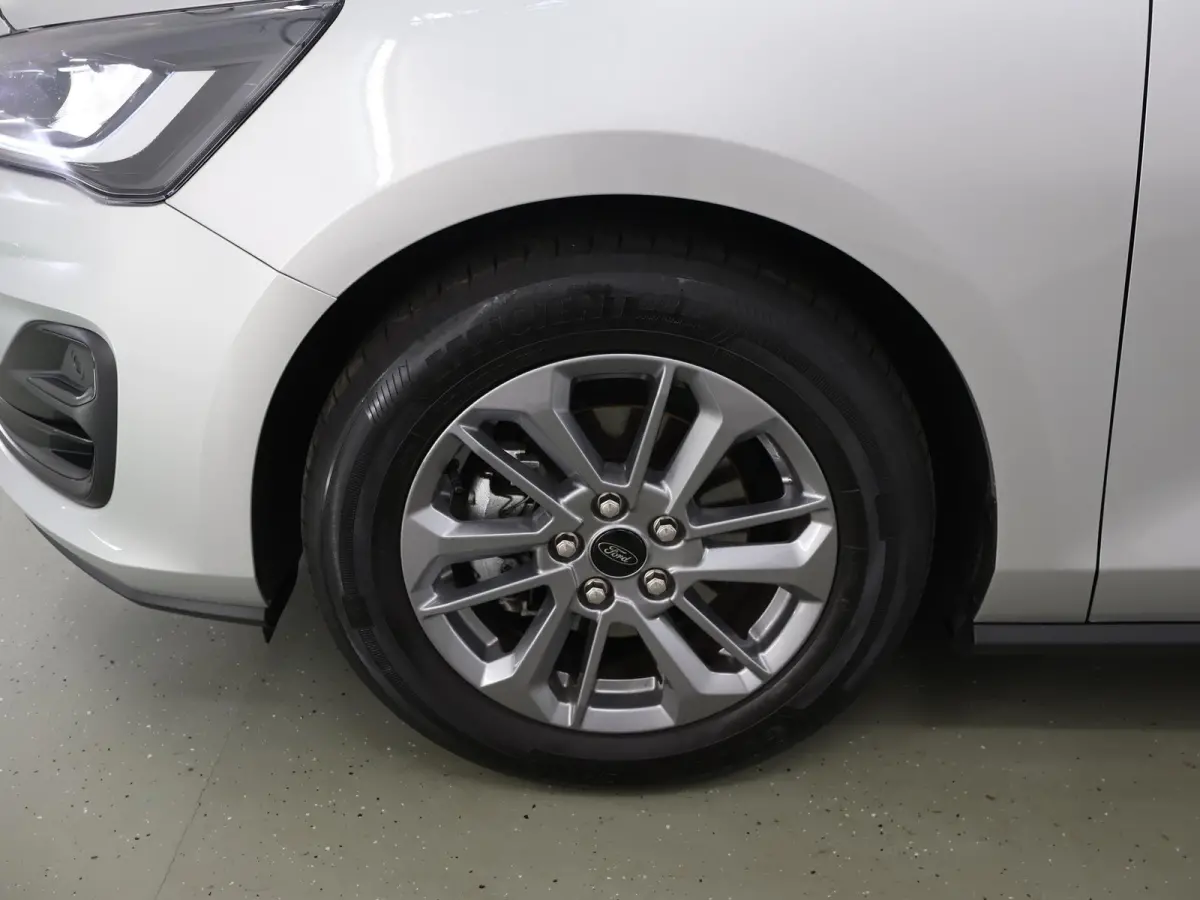 1.0 EcoBoost Hybrid Titanium | Winterpakket | Navigatie | Climate Control | Parkeersensoren | Cruise Control |