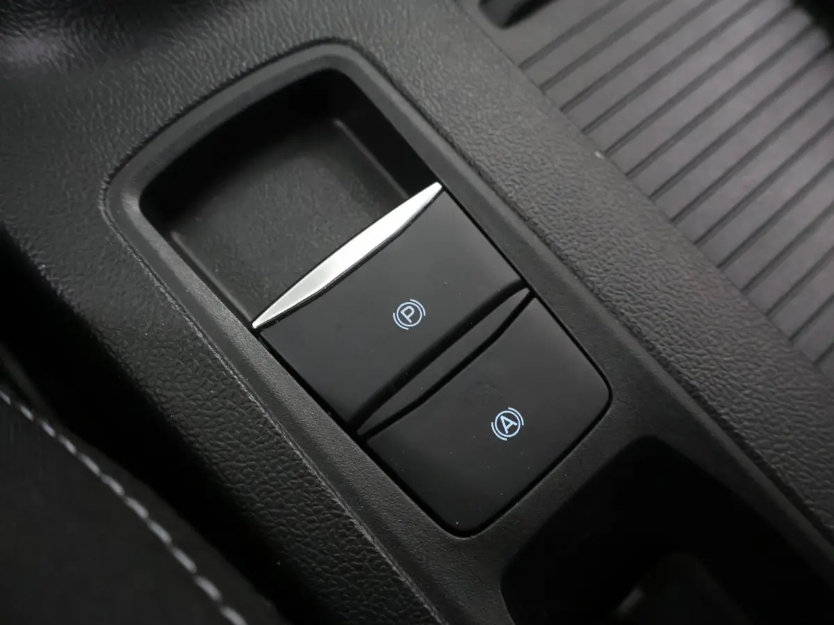 1.0 EcoBoost Hybrid Titanium | Winterpakket | Navigatie | Climate Control | Parkeersensoren | Cruise Control |