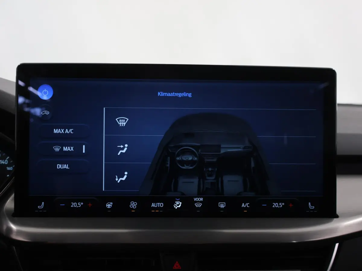 1.0 EcoBoost Hybrid Titanium | Winterpakket | Navigatie | Climate Control | Parkeersensoren | Cruise Control |